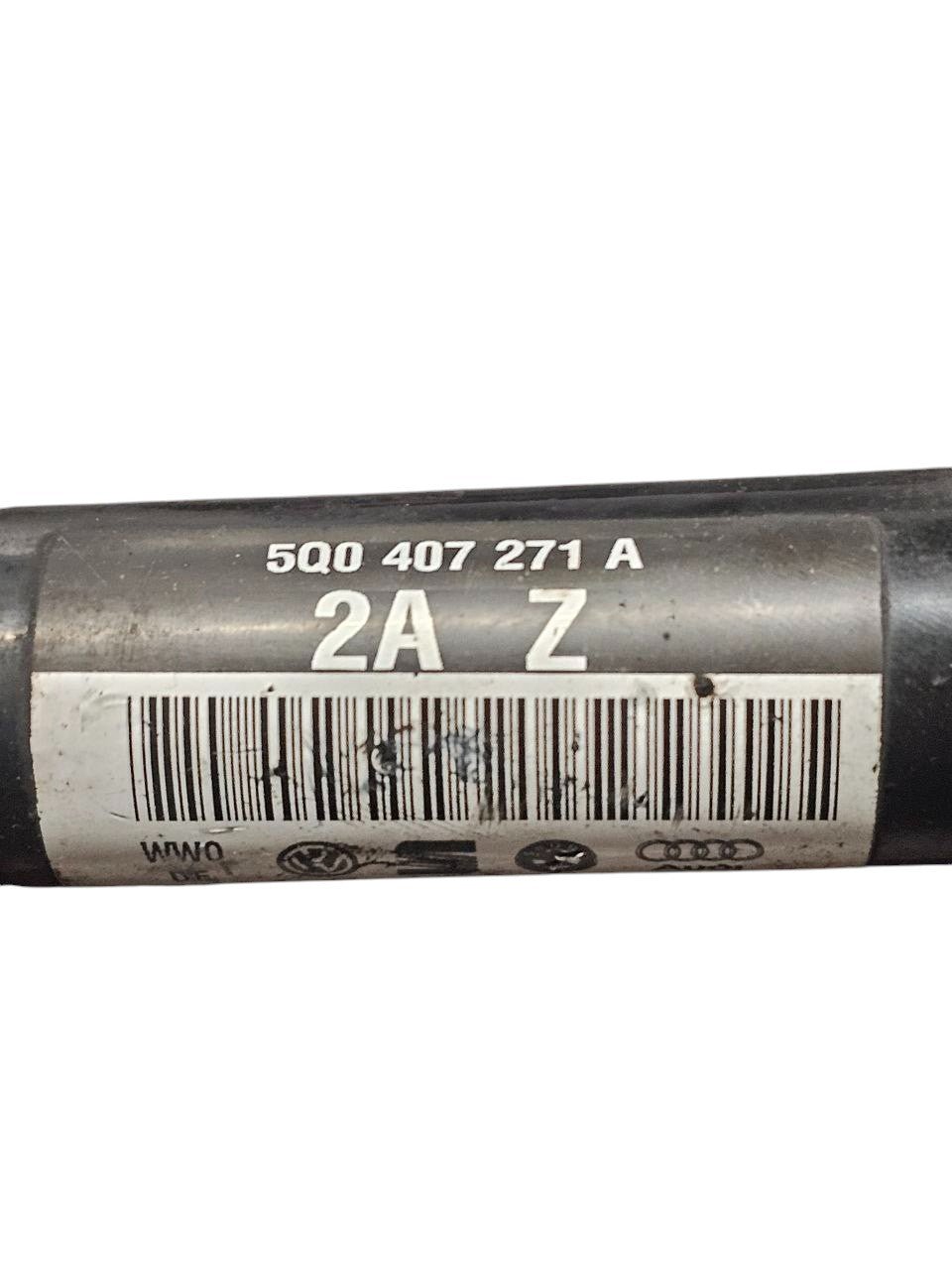 Semiasse Anteriore Sinistro Seat Leon III 1.4 Benzina Cod:5Q0407271A (2013 - 2019) Cambio Manuale - F&P CRASH SRLS - Ricambi Usati