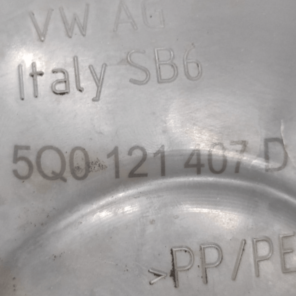 Coolant Reservoir / Tank Skoda Octavia III Series 1.4 Petrol CODE: 5Q0121407D (2012 - 2019) - F&P CRASH SRLS - Used Parts