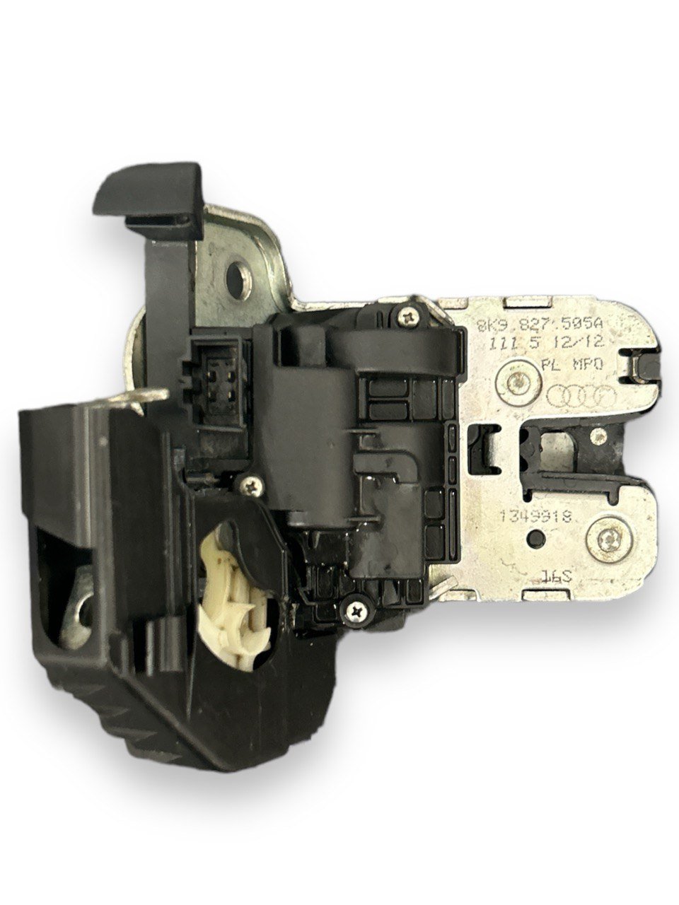 Lock / Trunk Closure / Hood / Boot / Rear Trunk Audi A1 (8X1) / Audi A3 / Audi A6 (C7) / Audi A4 (8K5) / Audi A4 (B8) / Audi A4 (8K2) / Audi A5 (8TA) / Audi Q3 (2010 to 2017) code 8K9827505A - F&amp;P CRASH SRLS - Used Parts