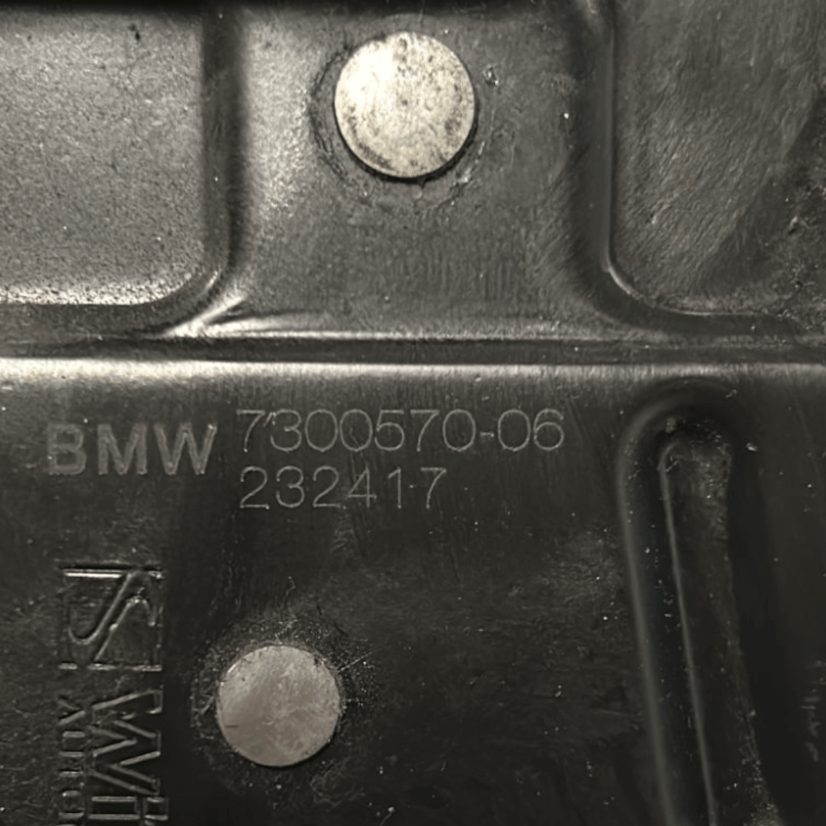 Front Hood Lock Mini Clubman F54 code:7300570 - 06 / 7300569 - 06 (2015 > 2024) - F&P CRASH SRLS - Used Parts