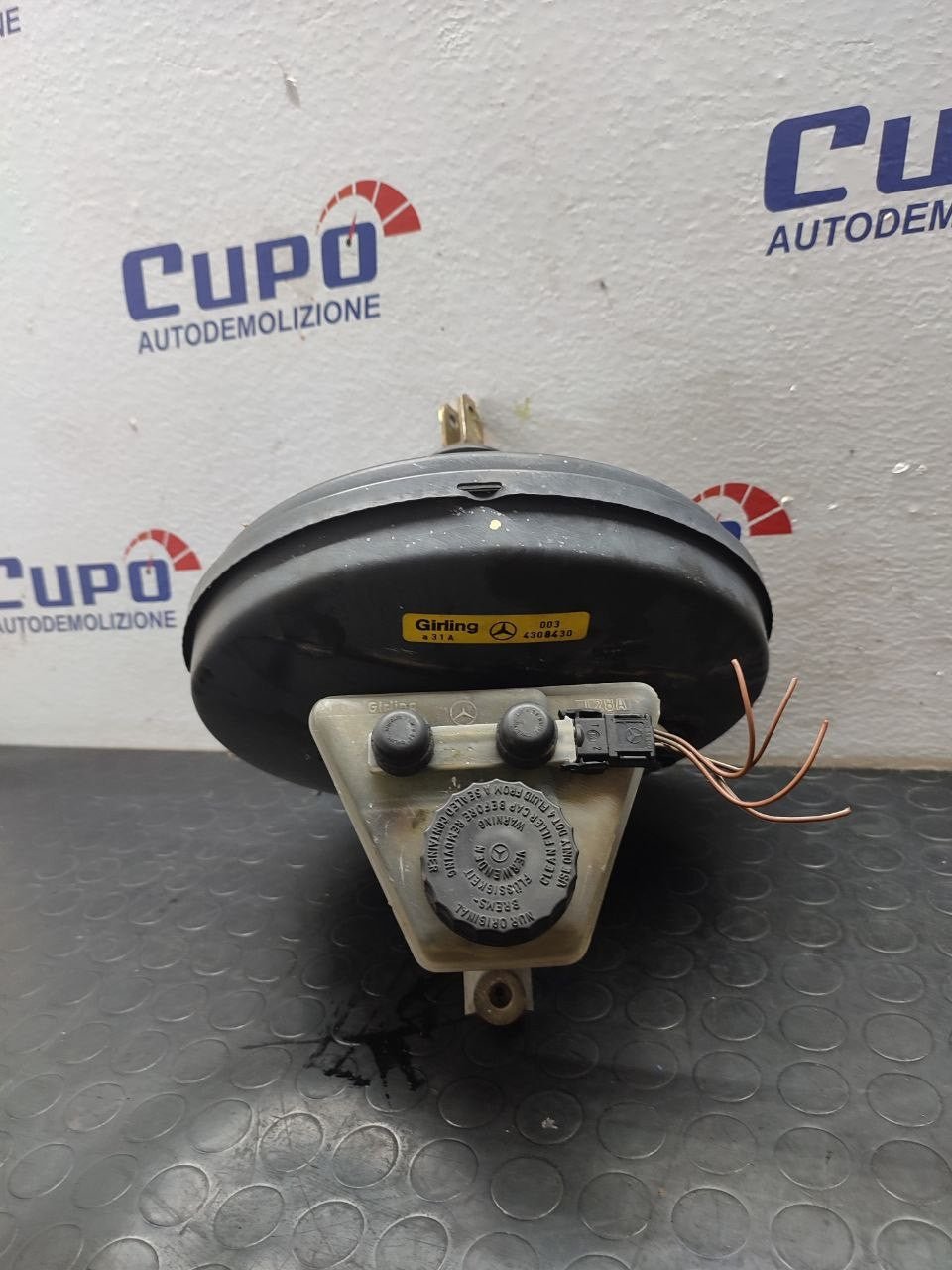 Servofreno Mercedes classe E ( w124 ) cod 0034308430 - F&amp;P CRASH SRLS - Ricambi Usati