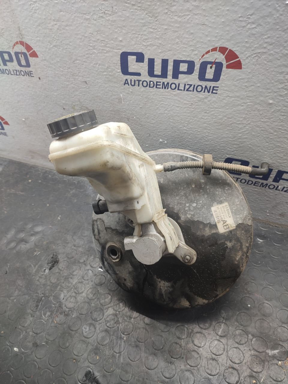 Servofreno Opel Corsa D ( 2006 ) cod 55701940 ab - F&P CRASH SRLS - Ricambi Usati