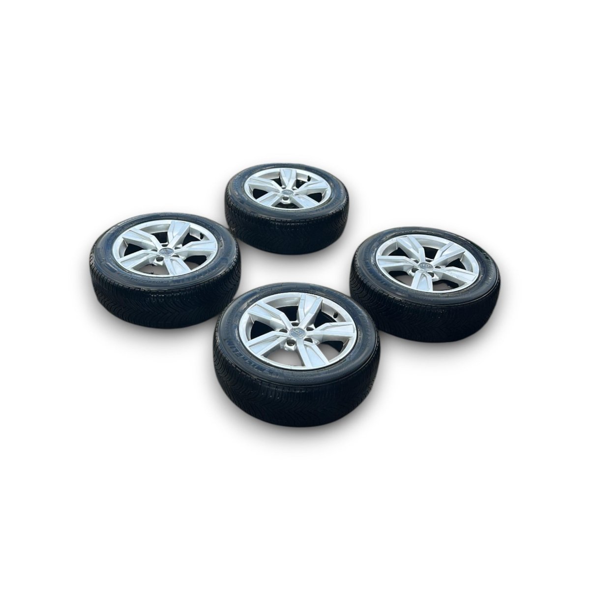 Set 4 cerchi in lega Audi A4 (B9) cod.8w0601025a (5 fori / 205 / 60 r16) (2015 > 2024) - F&P CRASH SRLS - Ricambi Usati