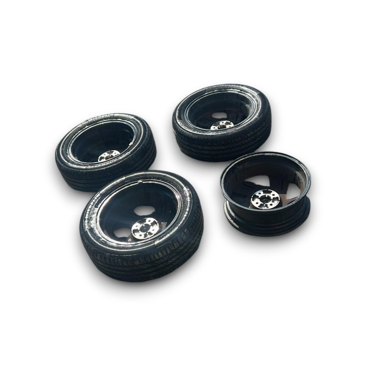 Set 4 cerchi in lega (diamantati) Hyundai Bayon cod.52910 - Q0200 (4 fori / 195 / 55 r16) (2021 > ) - F&P CRASH SRLS - Ricambi Usati