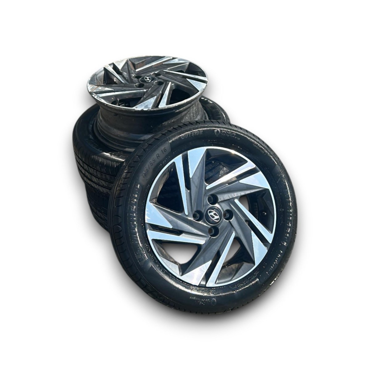 Set 4 cerchi in lega (diamantati) Hyundai Bayon cod.52910 - Q0200 (4 fori / 195 / 55 r16) (2021 &gt; ) - F&amp;P CRASH SRLS - Ricambi Usati
