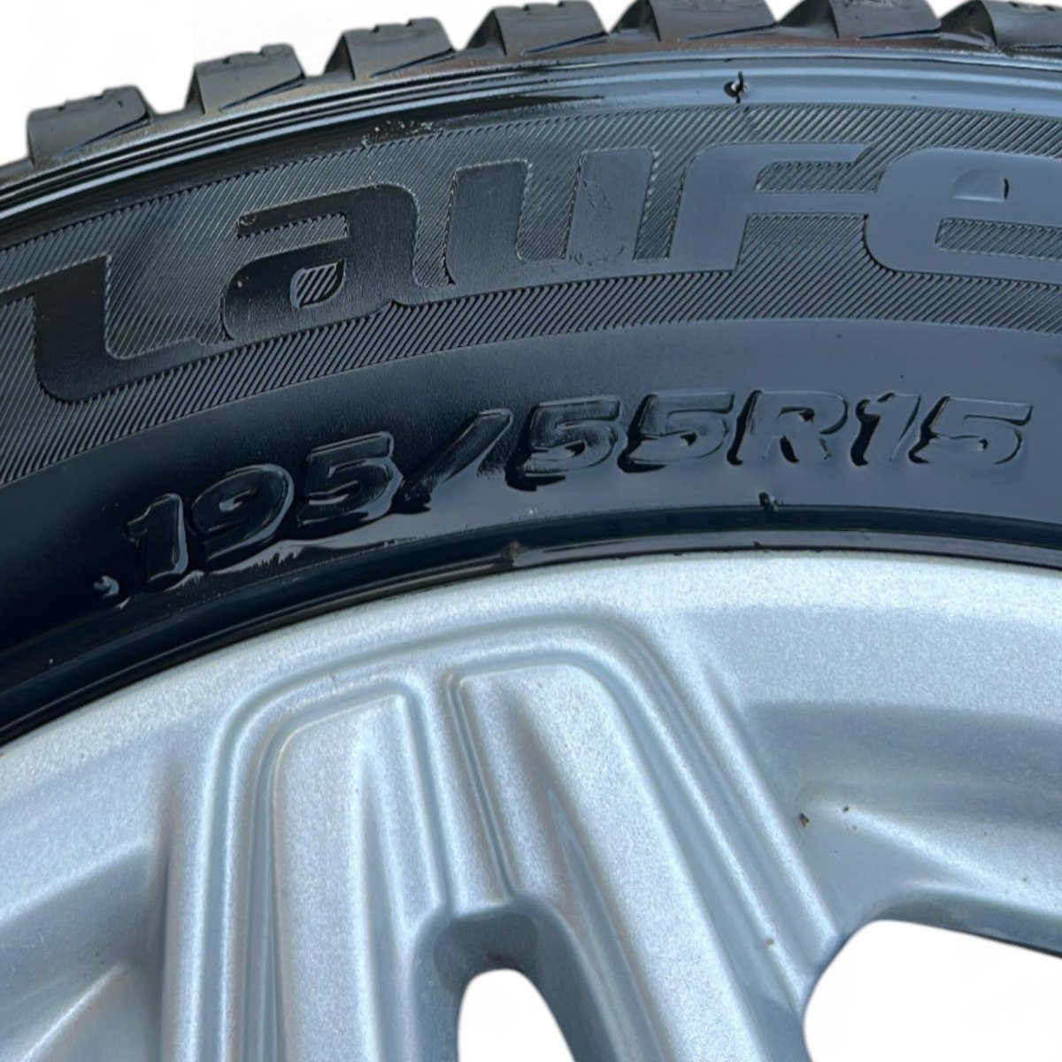 Set 4 cerchi in lega Ford KA+ cod.g1b5 - 1007 - a (4 fori / 195 / 55 r15) (2016 > 2019) - F&P CRASH SRLS - Ricambi Usati