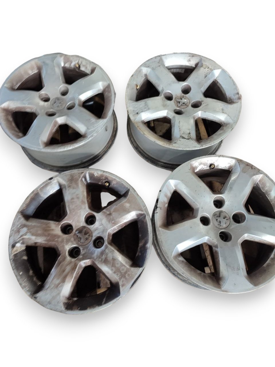 Set 4 cerchi in lega Peugeot Expert / 207 r16 - F&P CRASH SRLS - Ricambi Usati