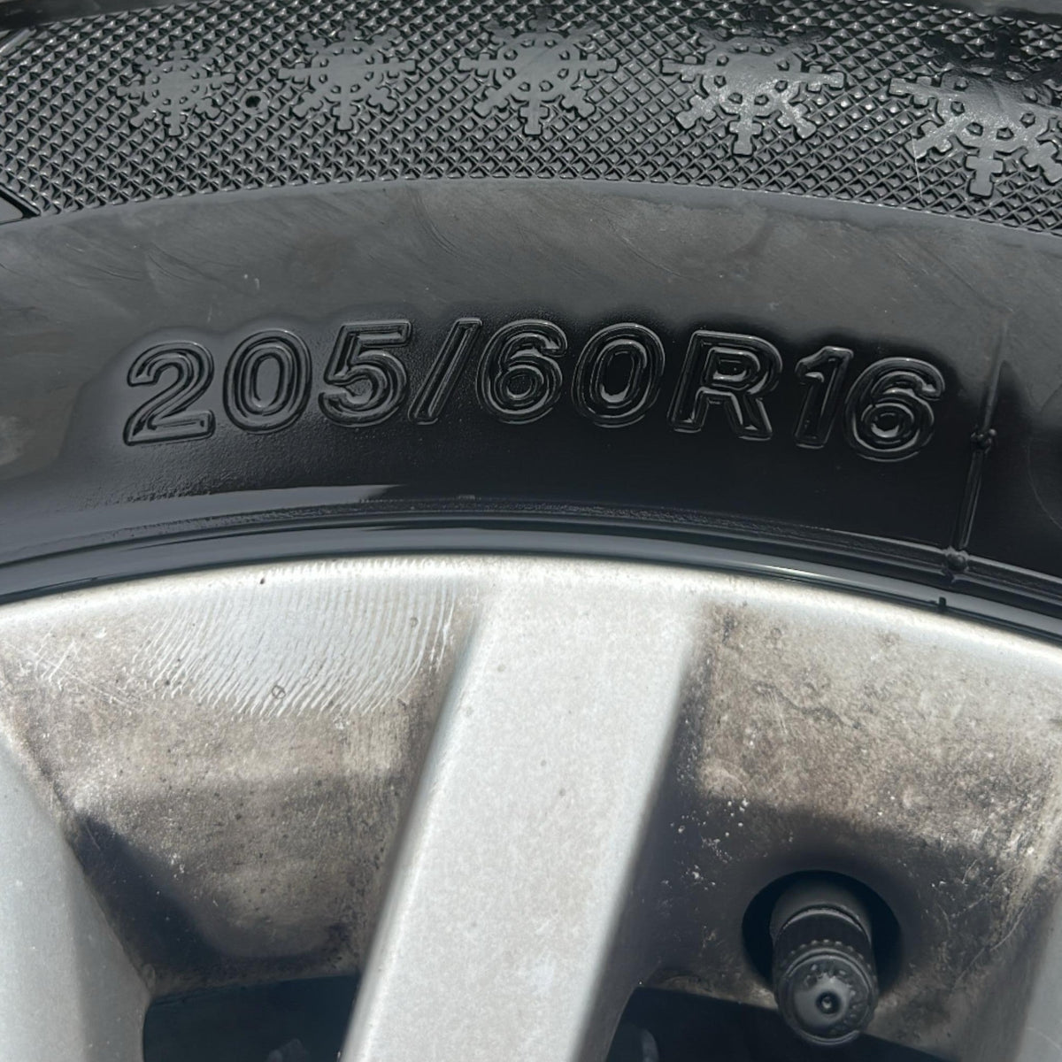 Set 4 Cerchi In Lega Volkswagen T - Roc cod.2GA601025AA (5 Fori / 205 / 60 R16) (2017 > ) - F&P CRASH SRLS - Ricambi Usati