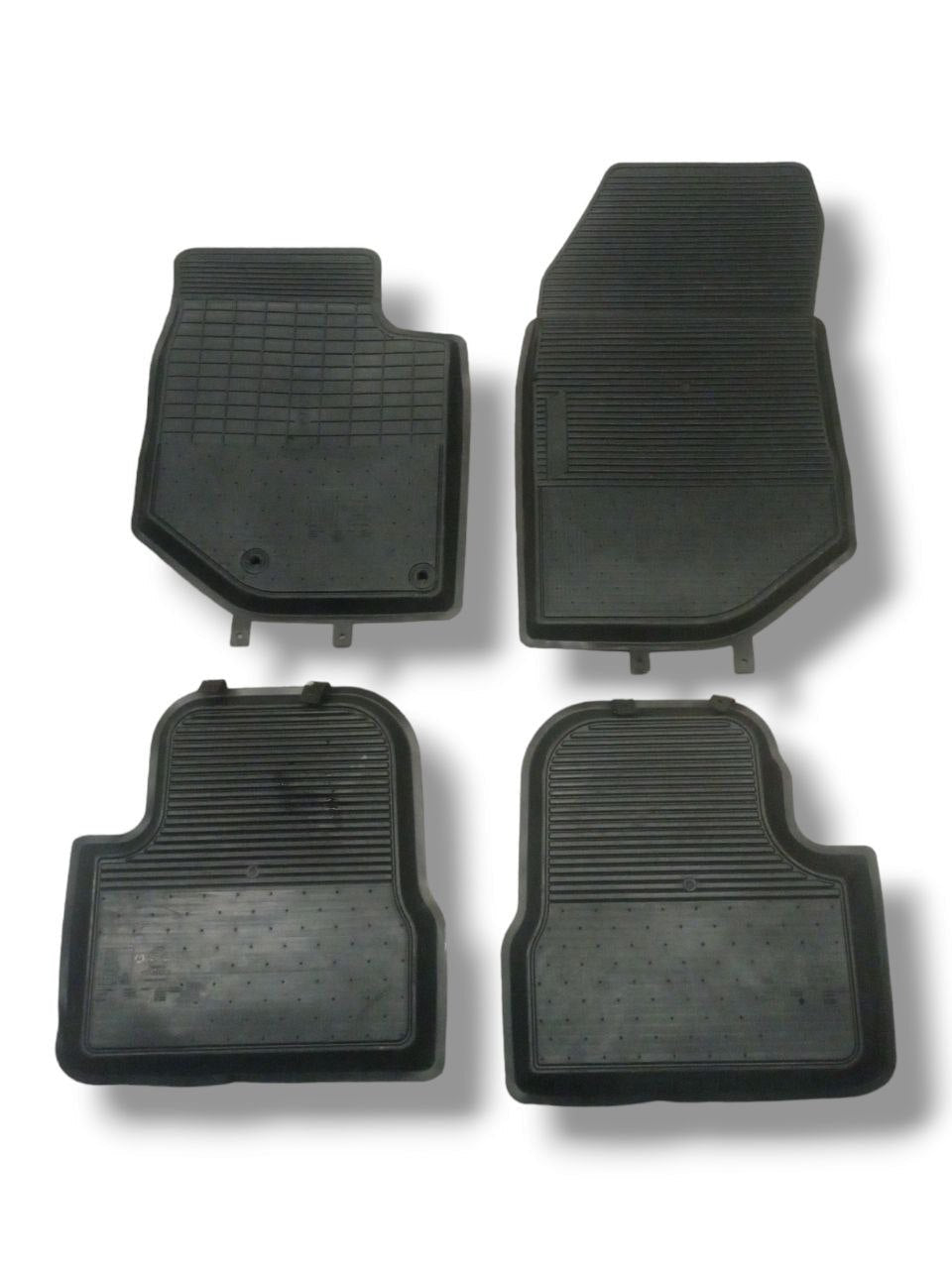 Set 4 Tappeti / Tappetini Originali in gomma Peugeot 208 (2021) - F&P CRASH SRLS - Ricambi Usati