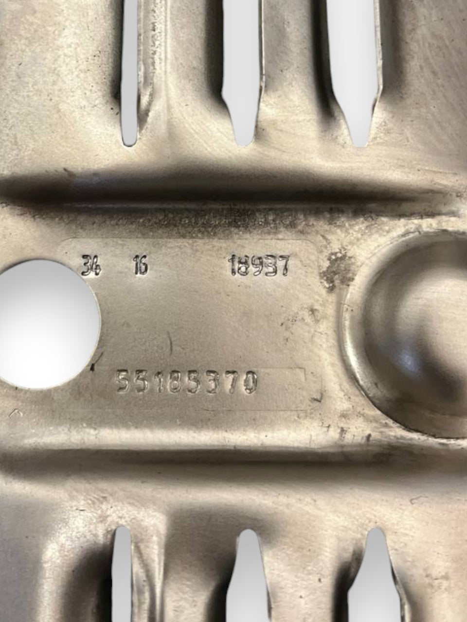 Spartiolio Coppa Olio Motore Fiat Panda 312 / Fiat Punto Evo / Opel Corsa C / Opel Corsa D / Fiat Doblo' / Fiat Fiorino / Fiat 500 / Alfa Romeo Mito 1.3 mjt (2012>) cod: 55185370 - F&P CRASH SRLS - Ricambi Usati