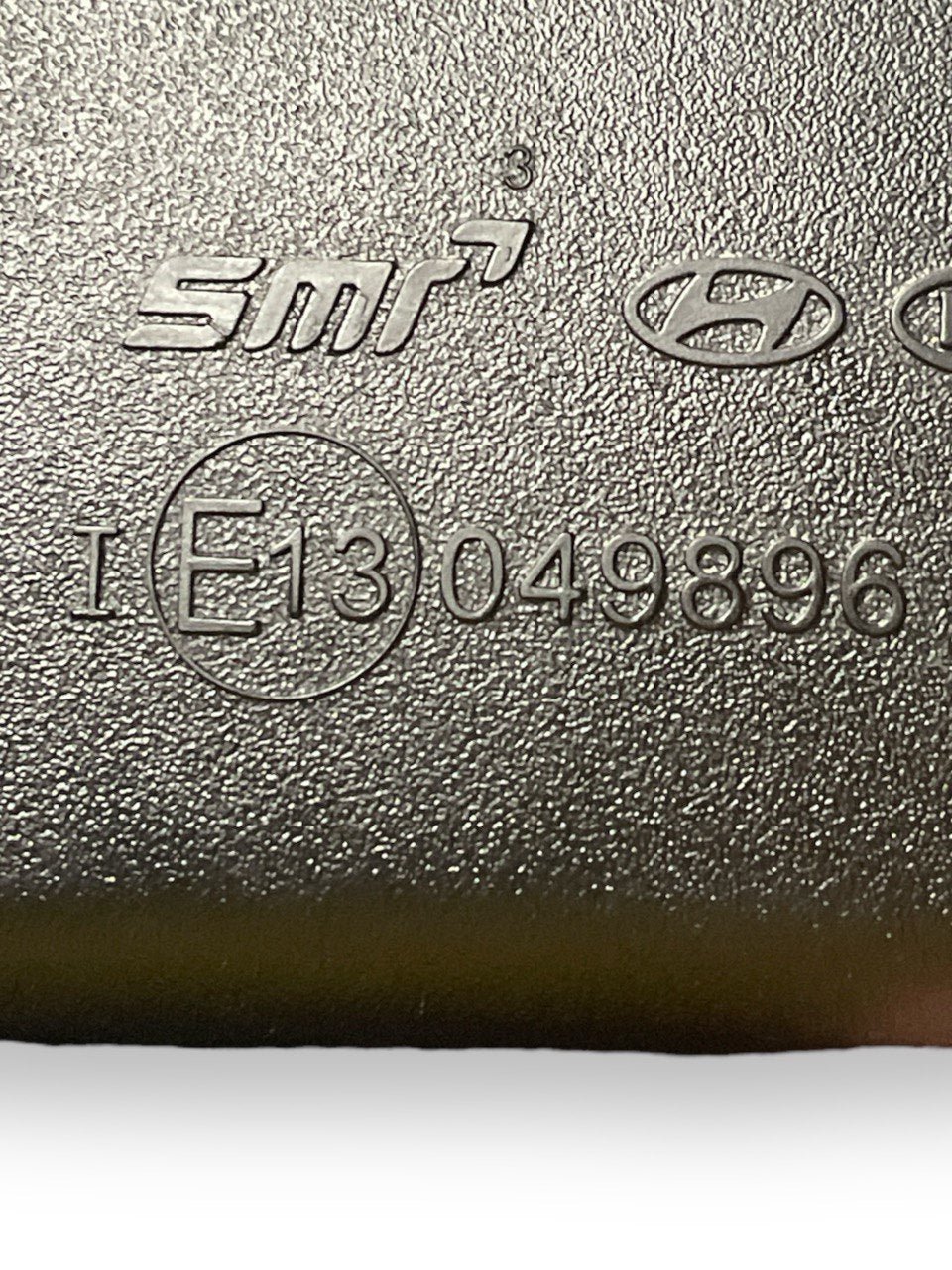 Specchietto retrovisore interno Hyundai Kona cod:e13049896 (2017>) - F&P CRASH SRLS - Ricambi Usati