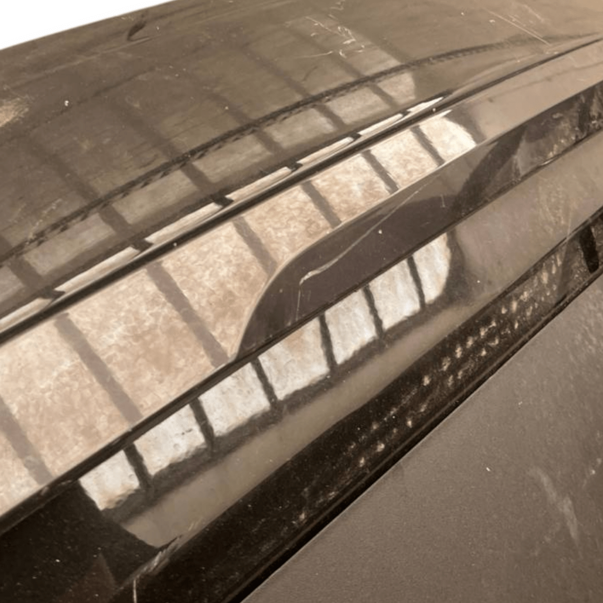 Sponda Portellone posteriore Nera Range Rover Vogue L460 (2022 - ) - F&P CRASH SRLS - Ricambi Usati