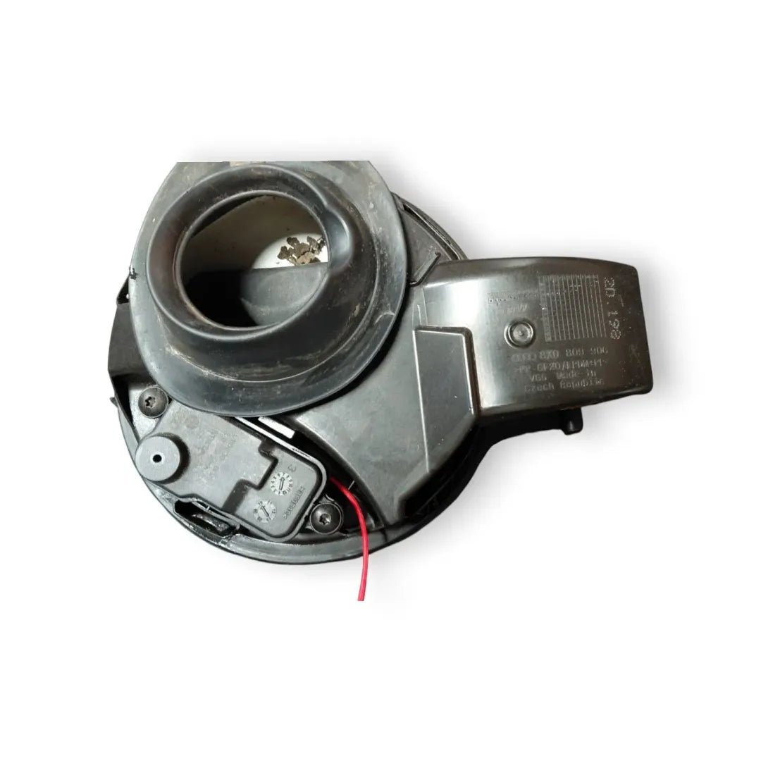 Dettaglio Sportellino carburante Audi A1 8X 2010–2019 OEM 8X0809907GRU - foto 2