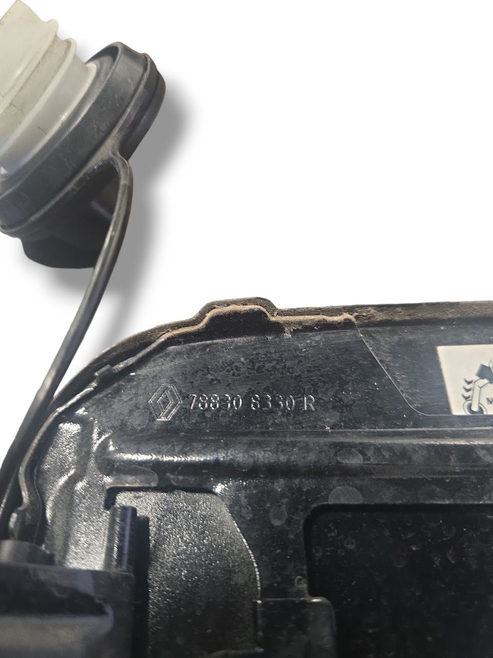 SPORTELLINO TAPPO SERBATOIO RENAULT KADJAR (2015 - 2022) Cod : 788308330R - F&P CRASH SRLS - Ricambi Usati