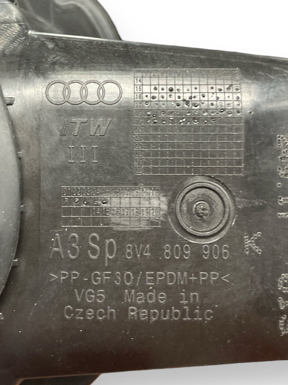 Gray Fuel Door with Cap Audi A3 8V (2012 TO 2020) code: 8V4809906 - F&P CRASH SRLS - Used Parts