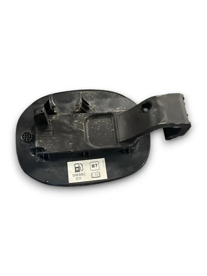 Dettaglio Sportellino carburante Kia ProCeed 2019–2021 OEM 69510J7700 - foto 2