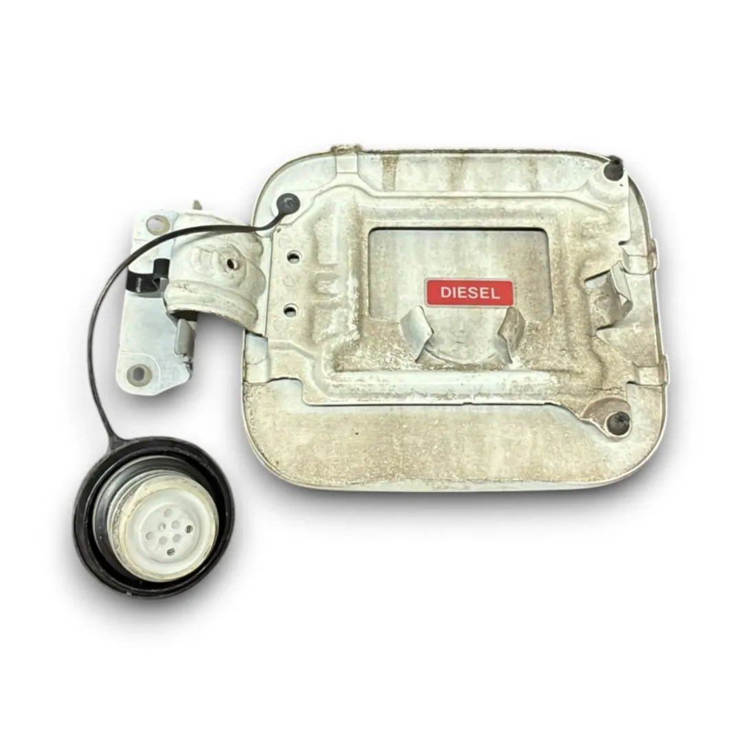 Dettaglio Sportellino carburante Nissan Qashqai J10E/JJ10E 2010–2014 OEM G8830JD0M0 - foto 2