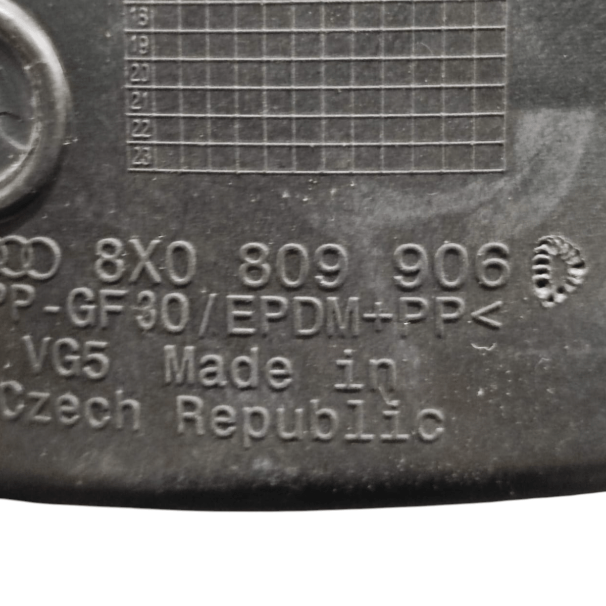 Sportello / Tappo Carburante Audi A1 8V COD: 8X0809906 (2012 - 2020) - F&P CRASH SRLS - Ricambi Usati