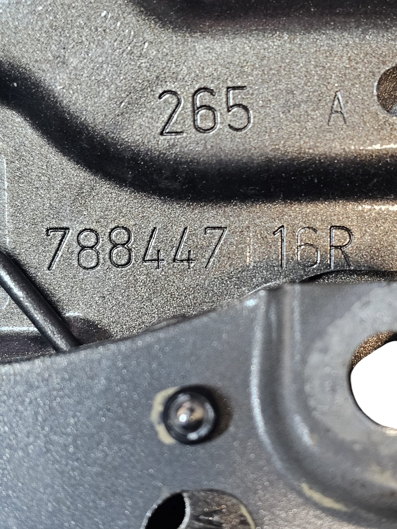 Sportello / Tappo Carburante Dacia Sandero Stepway II Cod:788447116R (2012 - 2020) - F&P CRASH SRLS - Ricambi Usati