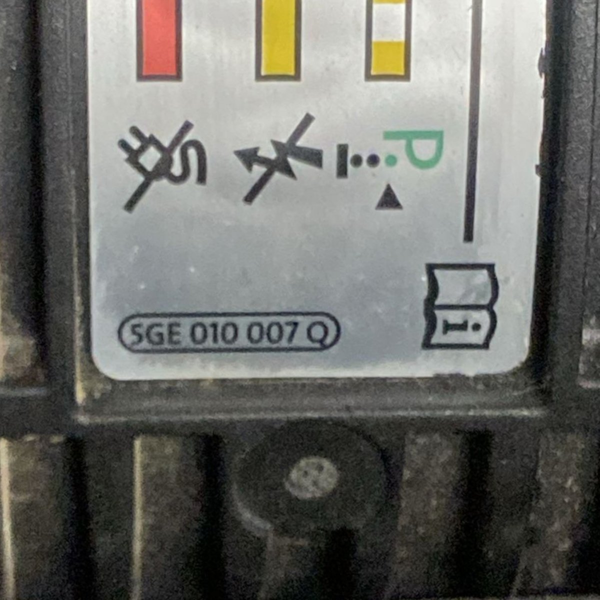 Fuel cap / tank lid seat leon IV code . 5ge010007q 1.4 hybrid (2020 >) - F&P CRASH SRL - Used Spare Parts