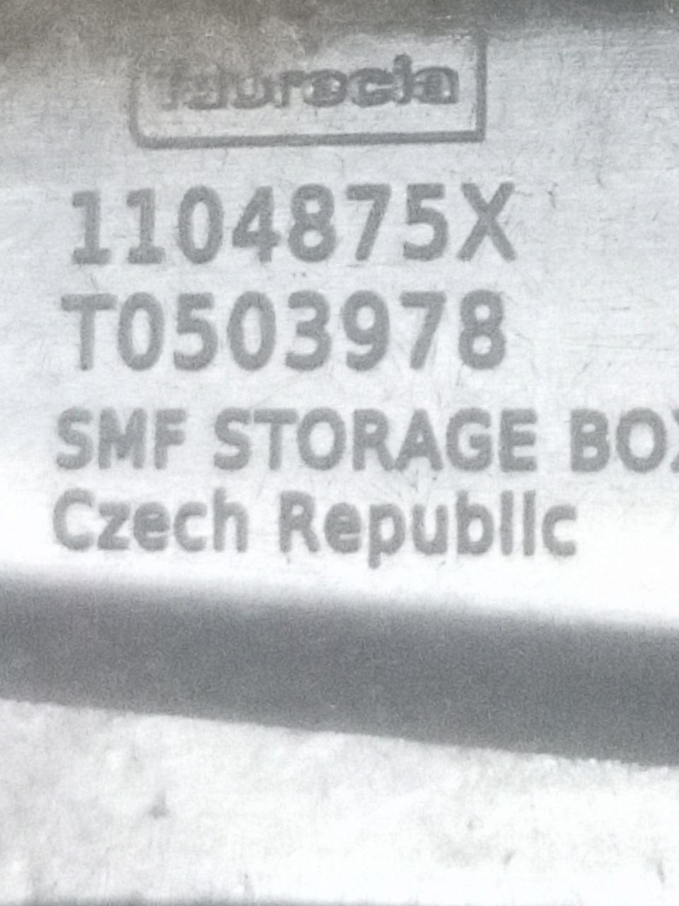 Storage compartment / Audi A3 8V glove box (2012 - 2020) code.1104875X - F&P CRASH SRLS - Used Parts