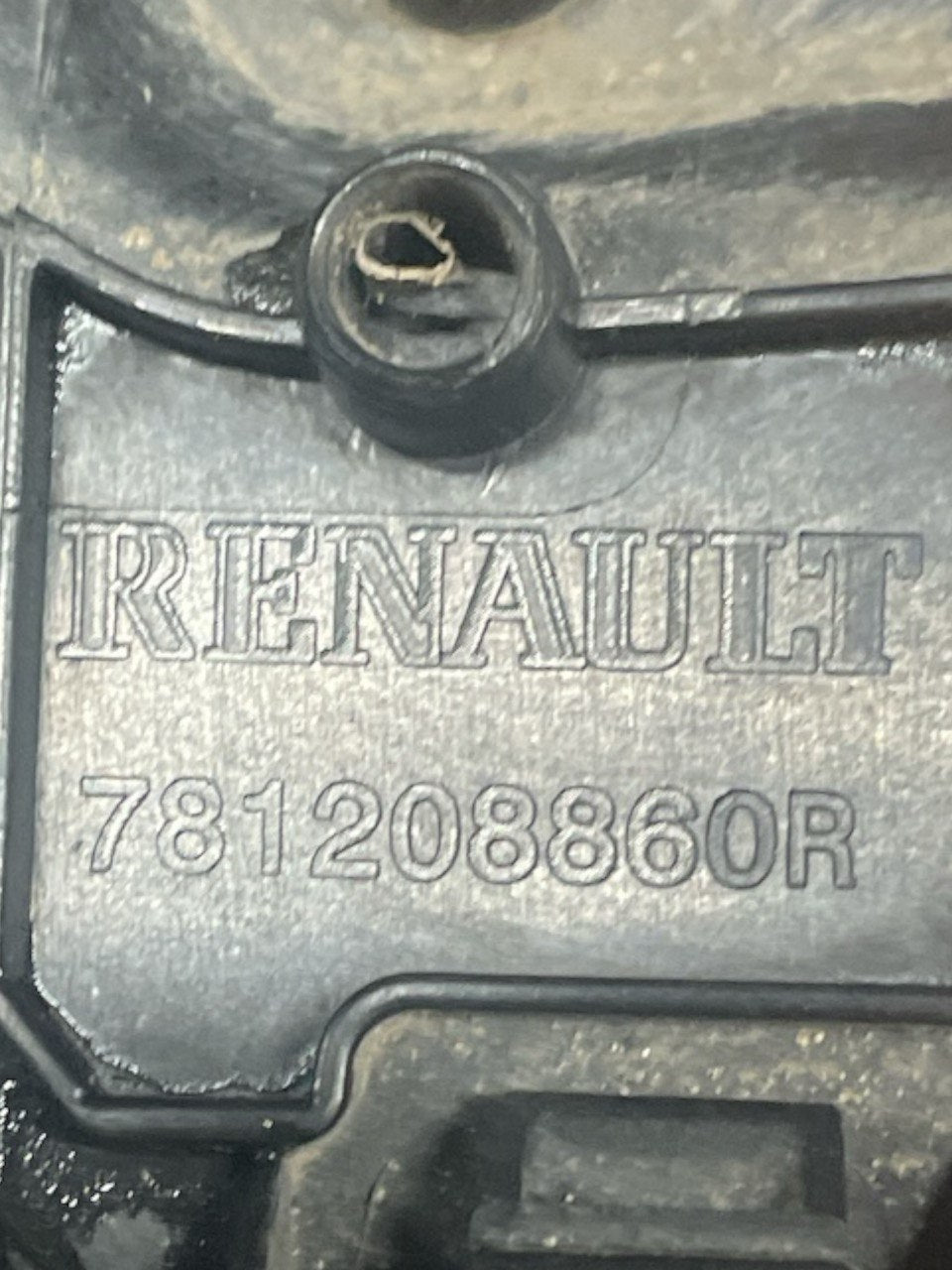 Sportello/Tappo Serbatoio Renault Captur I cod:781208860r (2013 - 2019) - F&P CRASH SRLS - Ricambi Usati