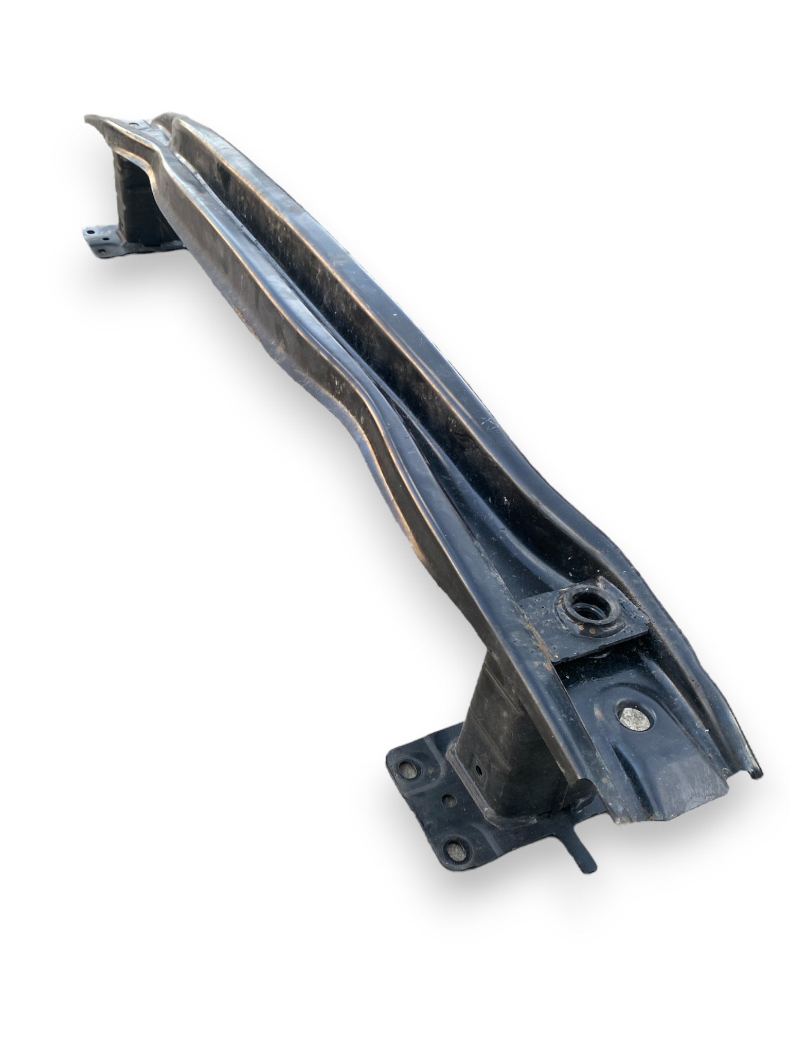 Staffa sbarra di rinforzo paraurti anteriore Volkswagen Tiguan (AD1 - 2016) cod:5na807585 - F&P CRASH SRLS - Ricambi Usati