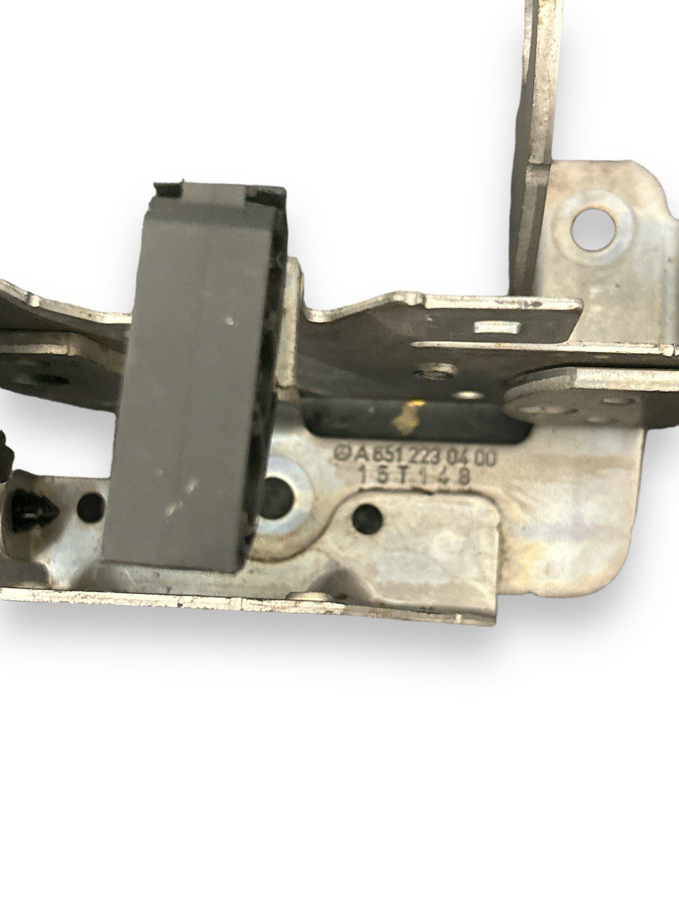 Engine support bracket Mercedes - Benz Class C (W205 - 2014 to 2021) cod.A6512230400 - F&P CRASH SRLS - Used Parts