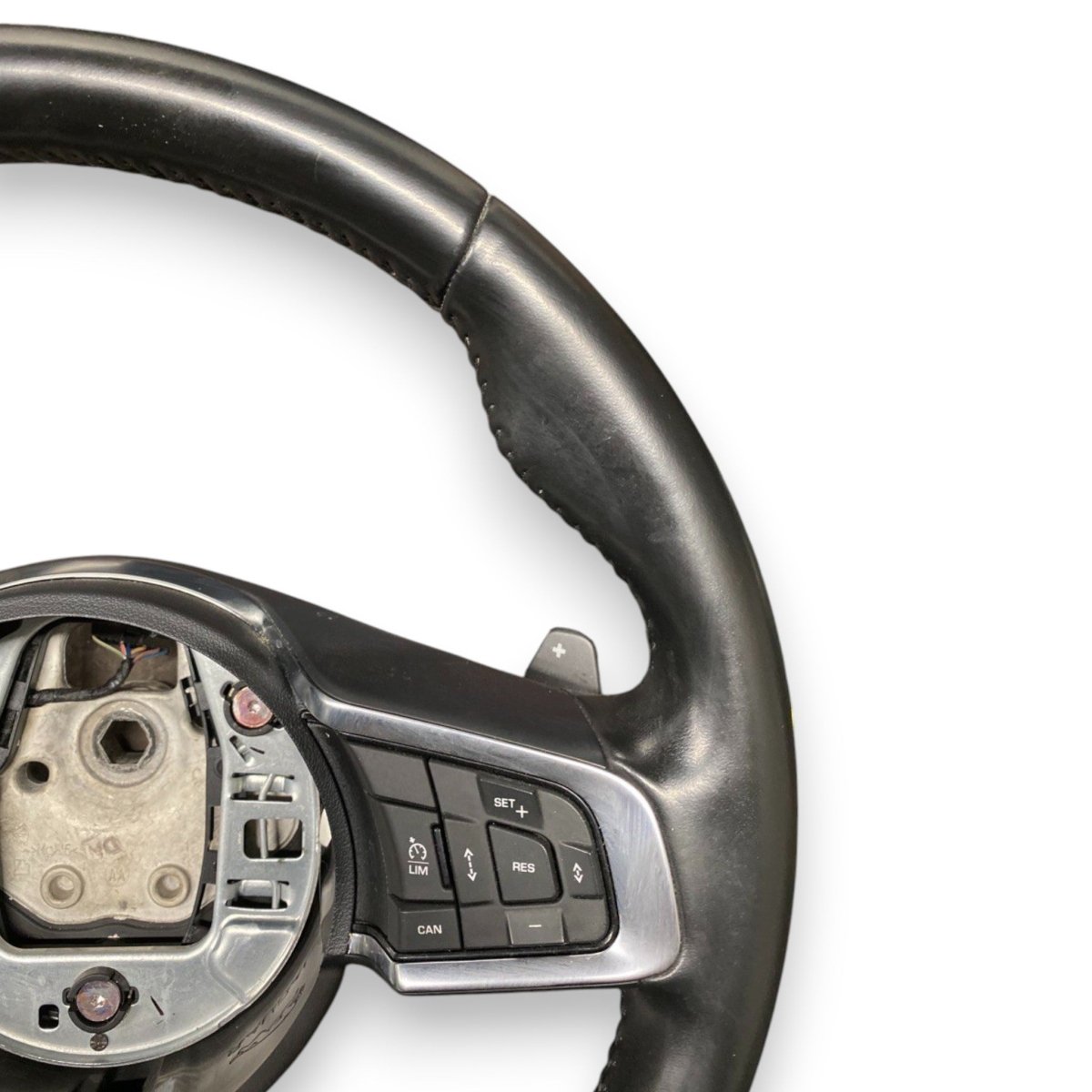 Sterzo / volante jaguar e - pace x540 Cod: j9c3 - 3f563 - tb8pvj (2017 - ) con palette cambio al volante - F&P CRASH SRLS - Ricambi Usati