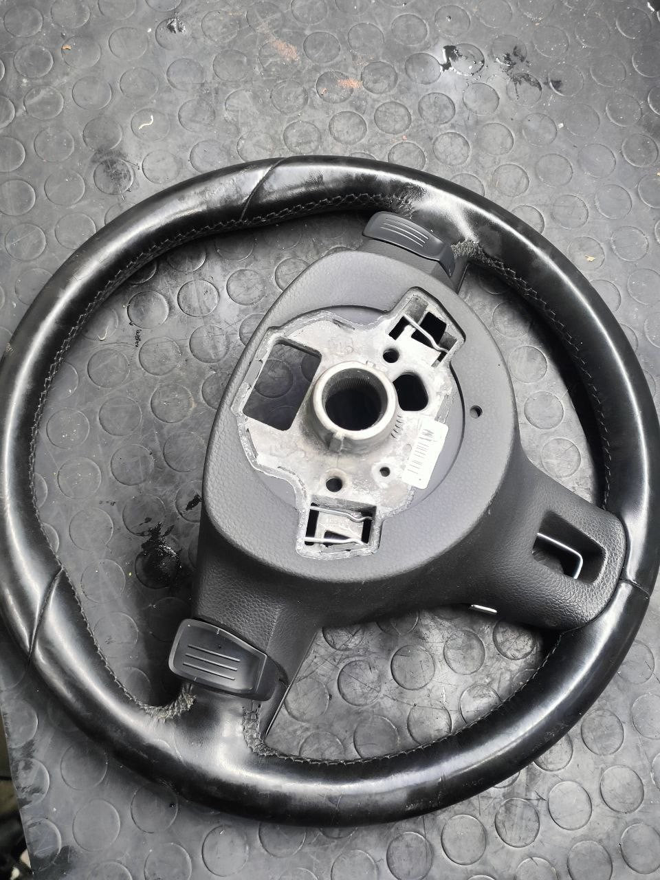 Sterzo Volante Volkswagen Passat 1.4 tsi ( b6 - 2006 ) cod 3c8959538f ( con palette cambio automatico ) - F&P CRASH SRLS - Ricambi Usati