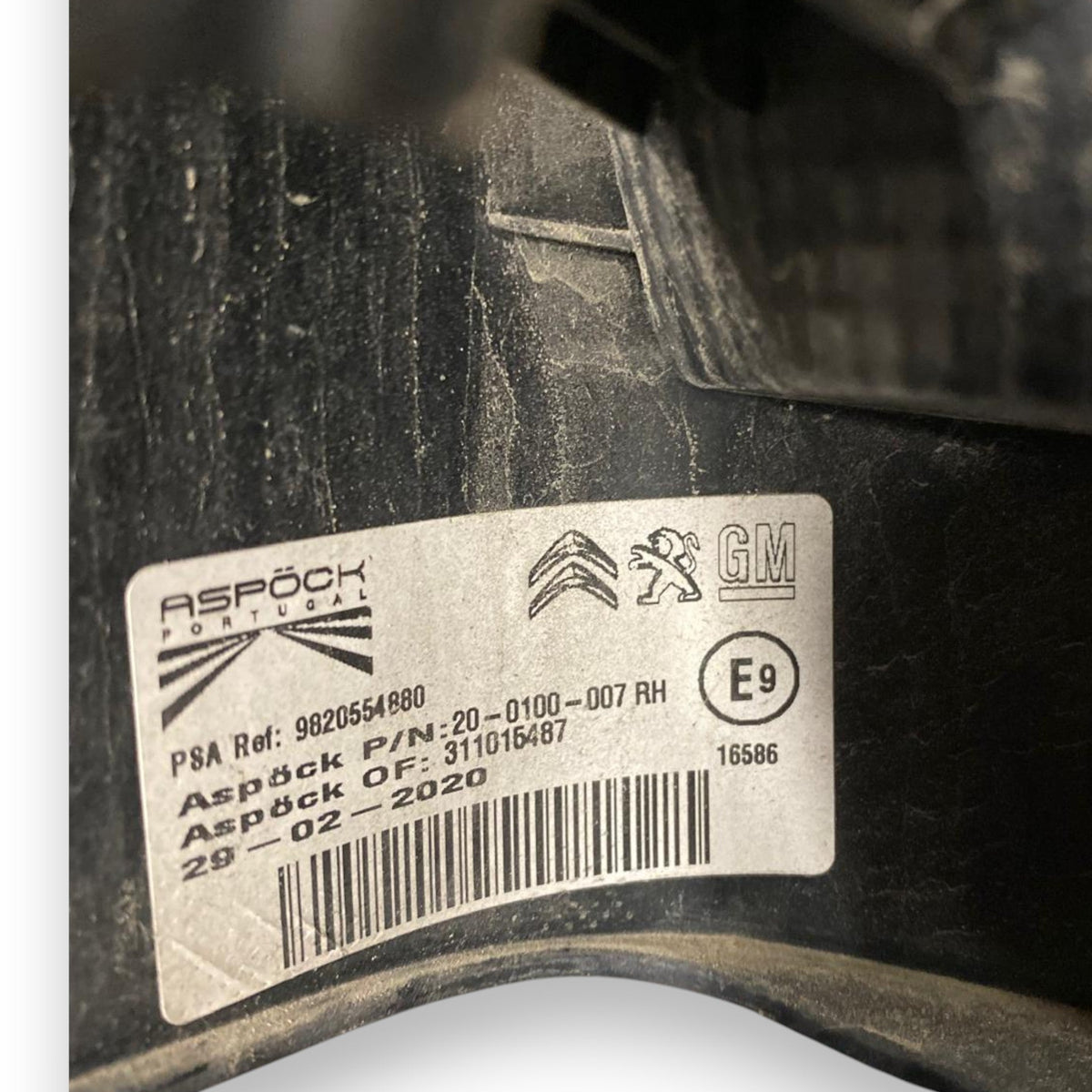 stop / fanale alogeno posteriore desto peugeot partner (2008 - 2018) Cod: 9820554880 - F&P CRASH SRLS - Ricambi Usati