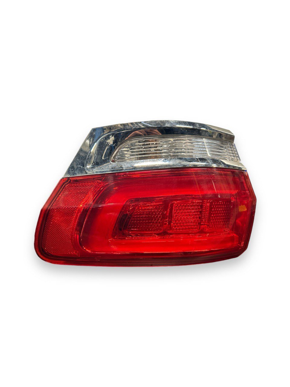 Stop / Fanale Alogeno Posteriore Destro (DX) Jeep Grand Cherokee (2010 > 2016) cod . P68110000AE - F&P CRASH SRLS - Ricambi Usati