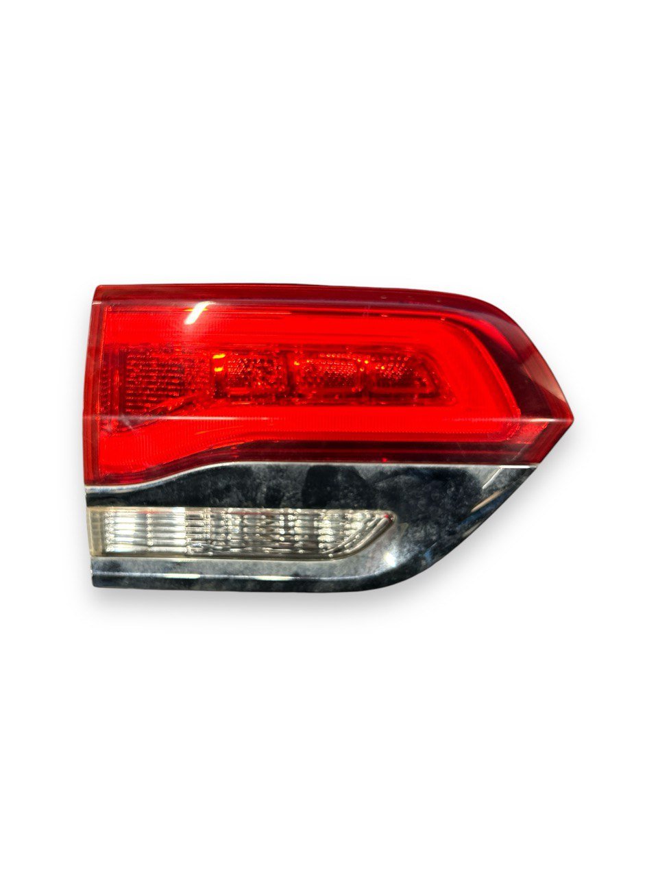 Stop / Fanale Alogeno Posteriore Sinistro (SX) Jeep Grand Cherokee (2005 > 2016) cod . P68110047AD - F&P CRASH SRLS - Ricambi Usati