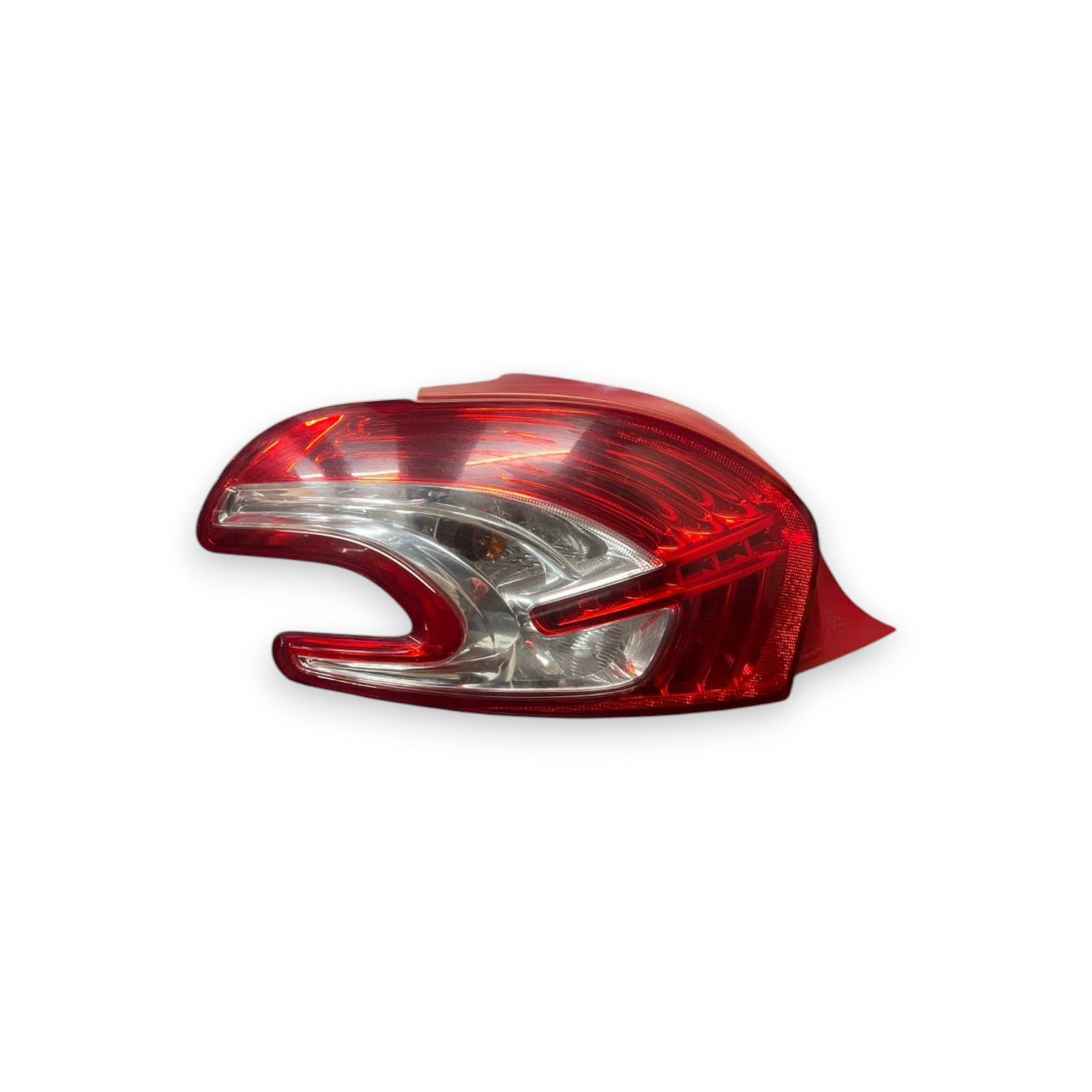 Stop / Fanale Alogeno posteriore sinistro (sx) Peugeot 208 I 5 Porte (2012 al 2015) cod: 9672628280 - 01 - F&P CRASH SRLS - Ricambi Usati