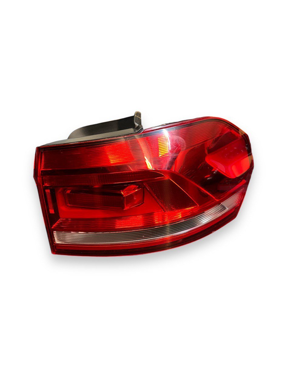 Stop / Fanale posteriore destro alogeno Volkswagen Touran (2015>) cod.5TA945096A - F&P CRASH SRLS - Ricambi Usati