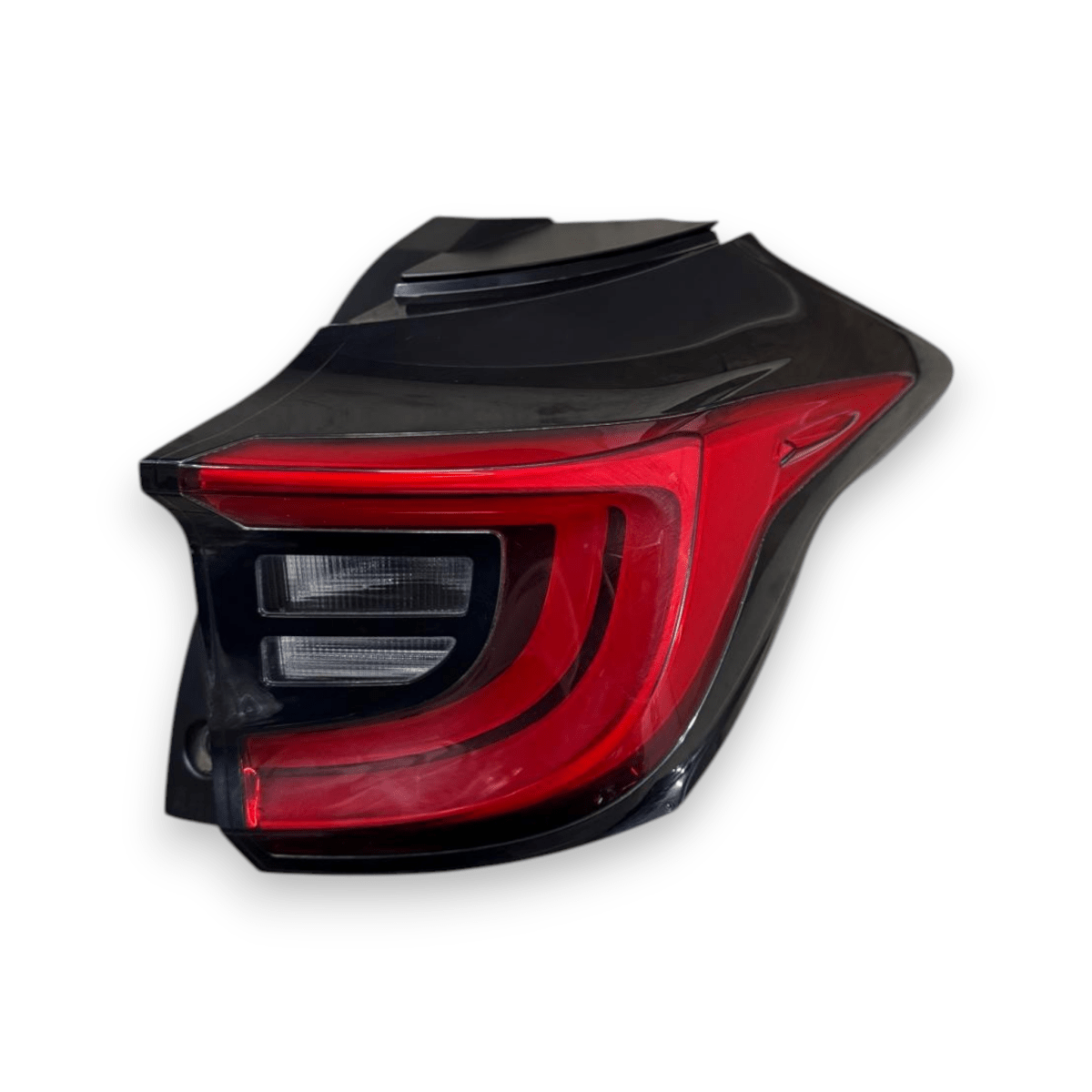 Stop / Fanale posteriore destro (dx) Toyota Yaris D (2020 - ) - F&amp;P CRASH SRL - Ricambi Usati