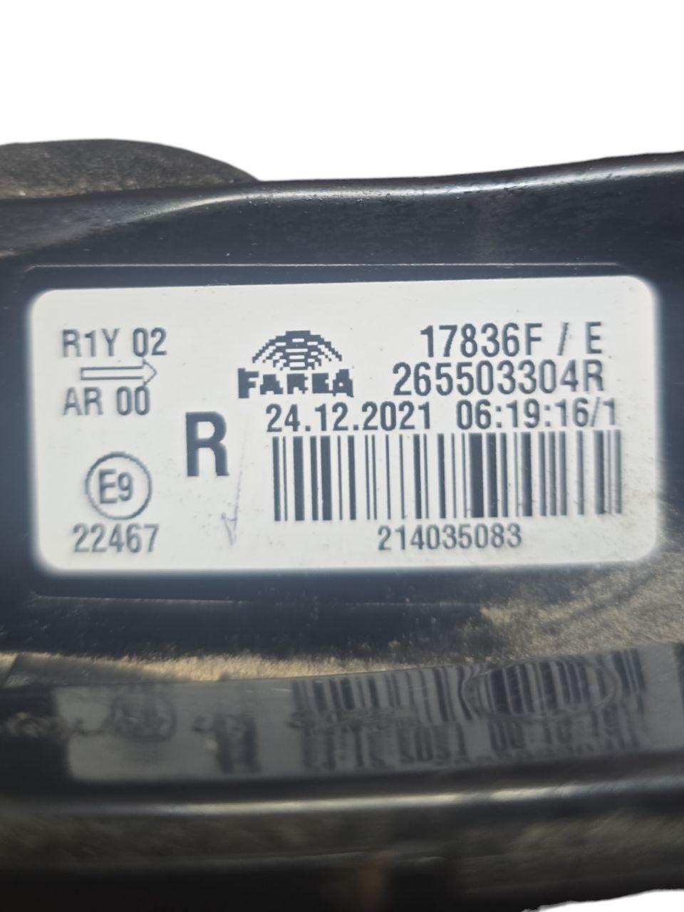 Stop / Fanale Posteriore Destro Interno Led Renault Clio V ( 2019 > ) Cod : 265503304R - F&P CRASH SRLS - Ricambi Usati
