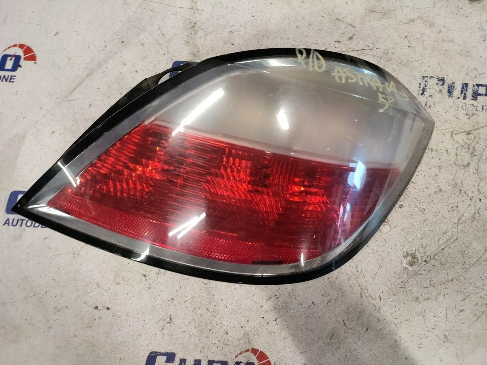 Right Rear Tail Light Stop Opel Astra 2004 2011 93190305 008653 - 02 - F&P CRASH SRLS - Used Parts