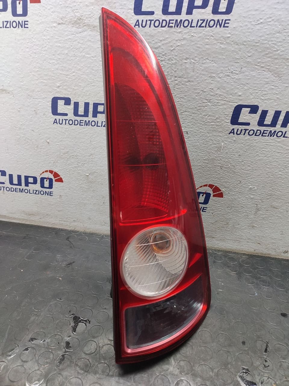 Stop Fanale Posteriore Destro Renault Espace (2005) Cod:8200027152 - F&P CRASH SRLS - Ricambi Usati