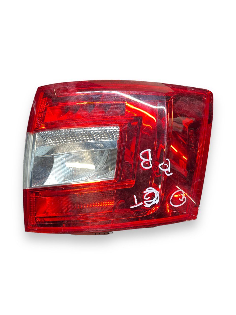 Stop Fanale Posteriore Destro Skoda Octavia SW ( 2018 ) cod : 5E9945096B - F&amp;P CRASH SRLS - Ricambi Usati
