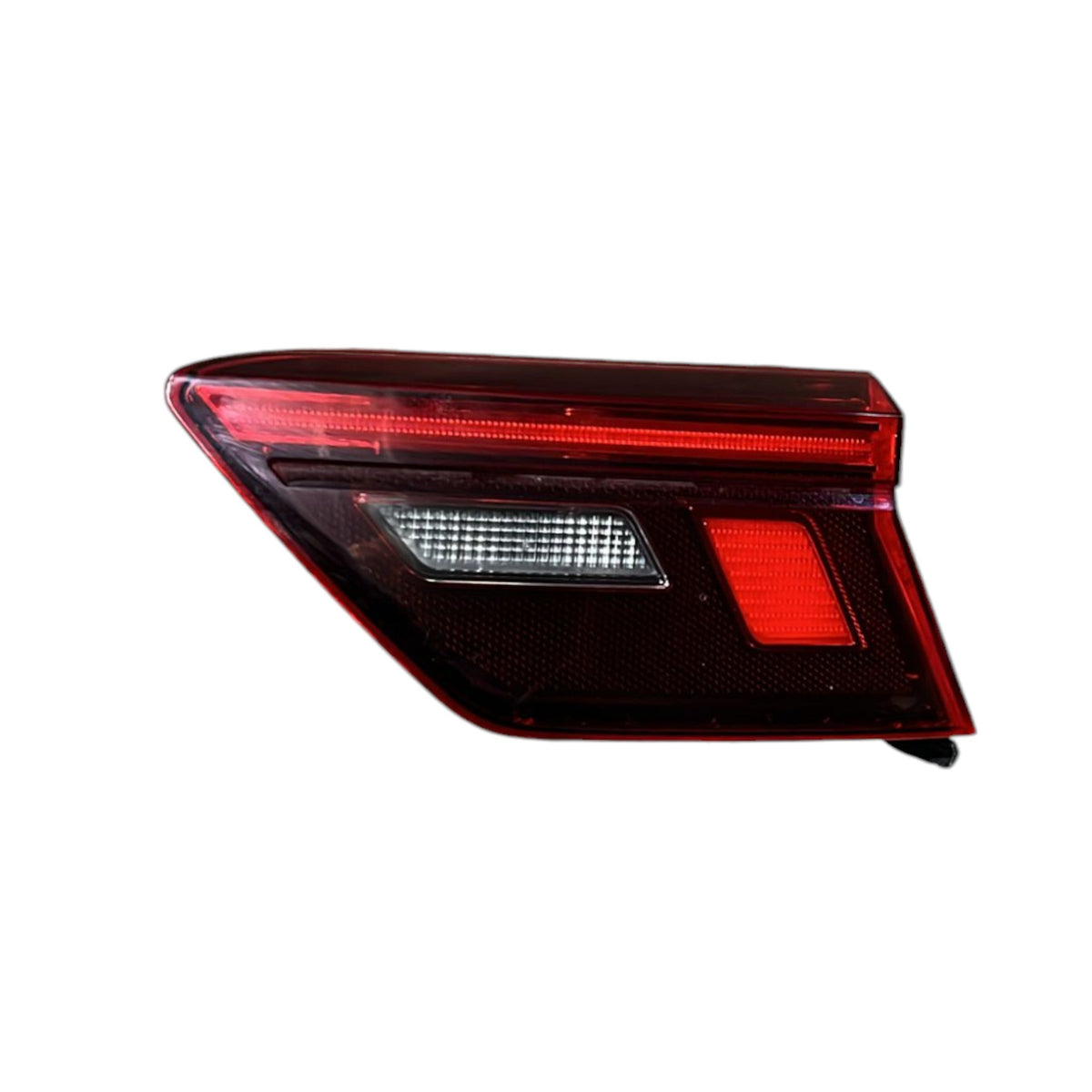 Stop / Fanale Posteriore Interno Destro interno LED Volkswagen Tiguan AD1 cod:5NA945094F (2016 &gt; 2024 ) - F&amp;P CRASH SRLS - Ricambi Usati