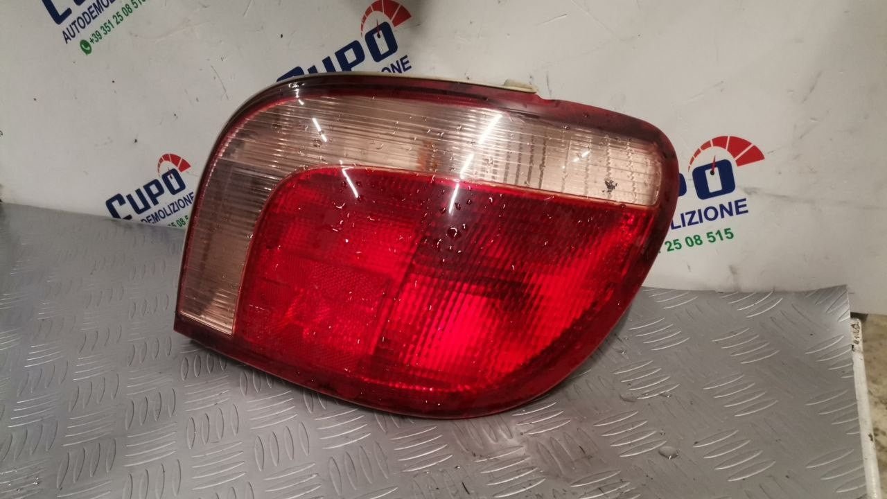 Stop posteriore destro Toyota Yaris 2004 - F&P CRASH SRLS - Ricambi Usati