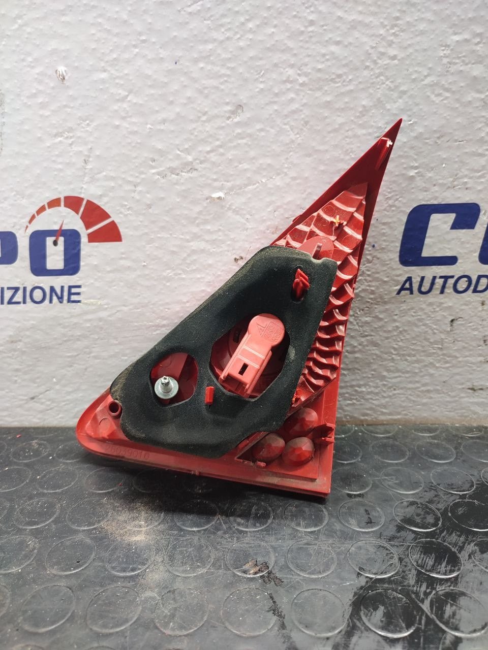 Stop Posteriore Interno Sinistro PEUGEOT 3008 (2011) - F&P CRASH SRLS - Ricambi Usati