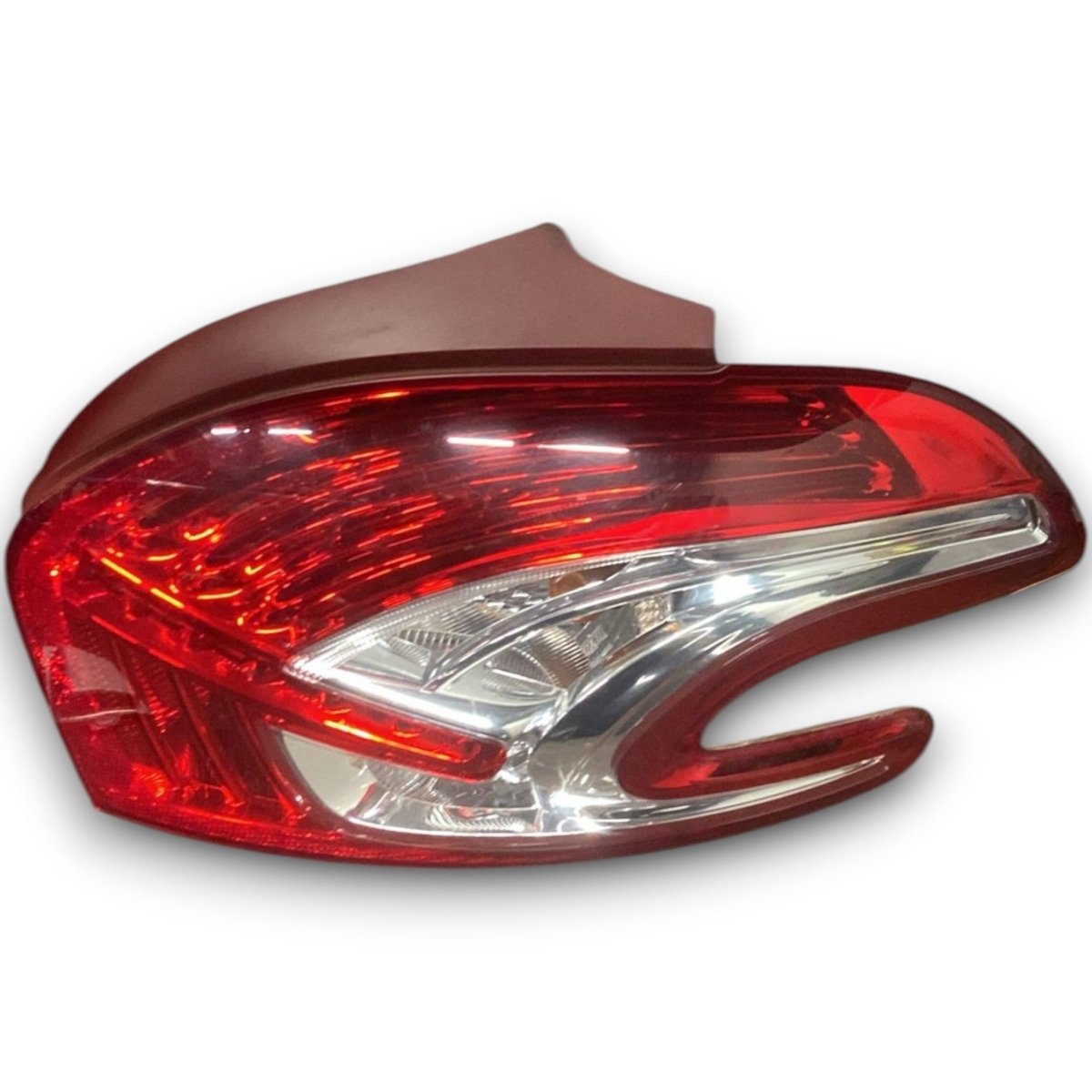 Stop posteriore sinistro Peugeot 208 cod . 9672628280 (2012 > 2019) - F&P CRASH SRL - Ricambi Usati