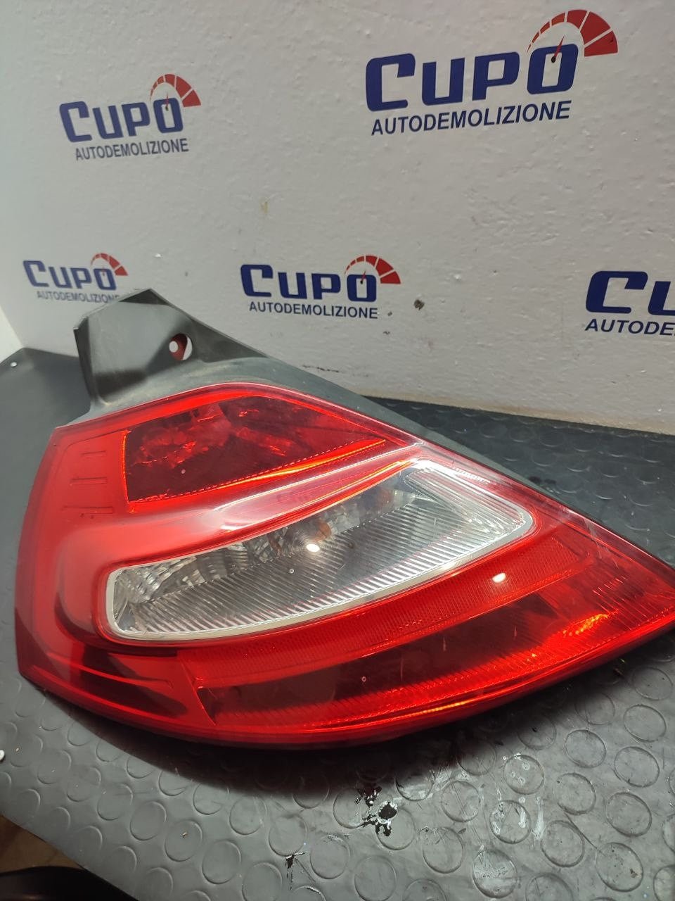 Stop posteriore sinistro Renault Megane II 5p restyling 2007 - F&P CRASH SRLS - Ricambi Usati