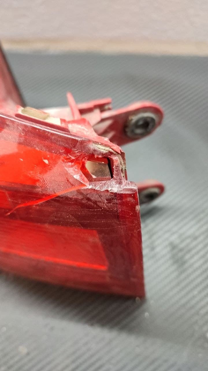 Stop posteriore sinistro Volkswagen Tiguan 2012 ( danneggiato ) cod 5n0945095q - F&P CRASH SRLS - Ricambi Usati