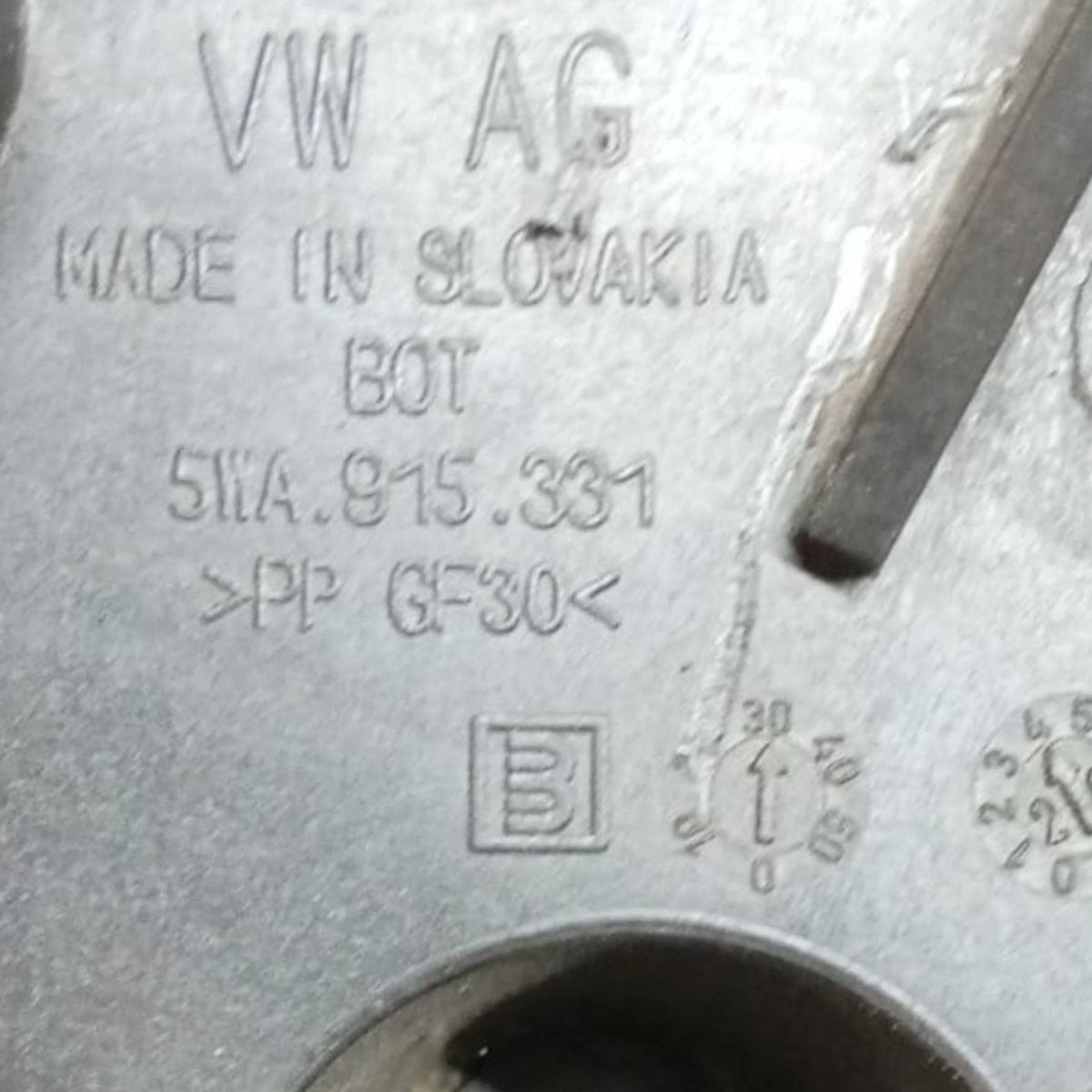 Supporto / alloggiamento batteria volkswagen golf VIII cod . 5WA915331 (2019 >) - F&P CRASH SRL - Ricambi Usati