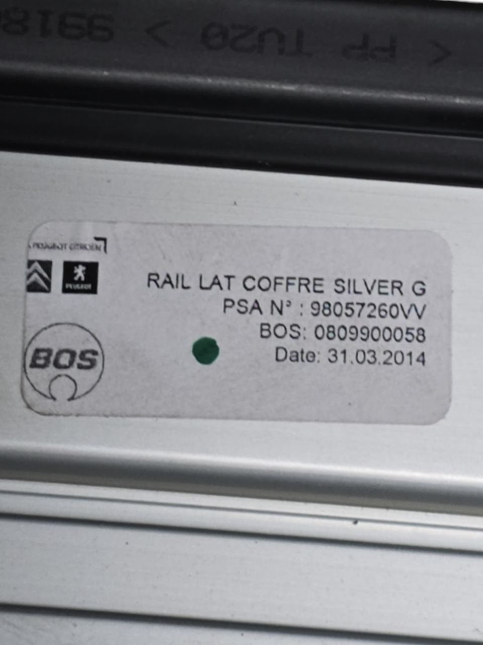 Supporto Guida Bagagliaio Peugeot 308 SW ( 2013 - 2021 ) Cod :98057260VV - F&P CRASH SRLS - Ricambi Usati