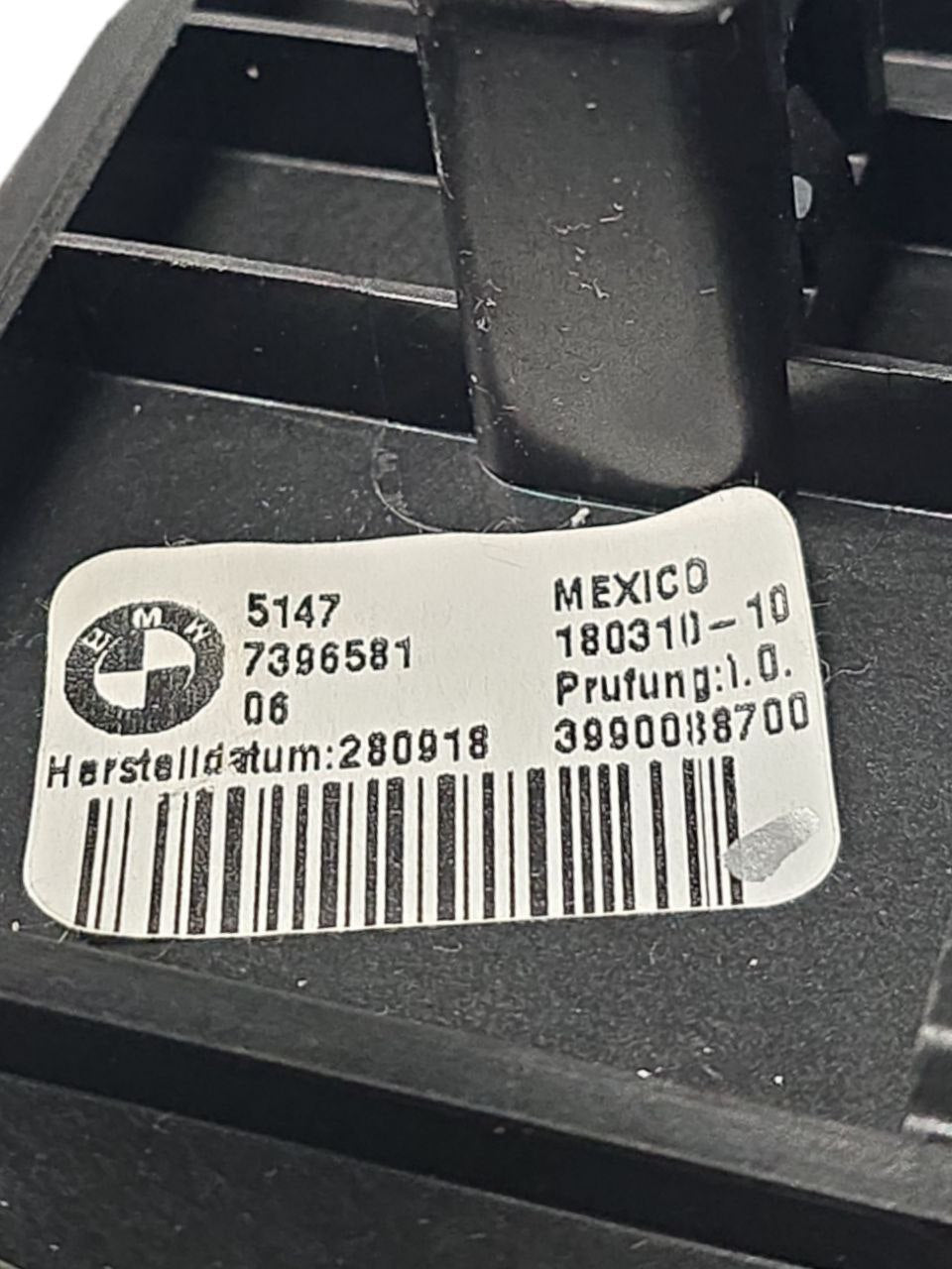 Supporto Sinistro Tendina Avvolgibile Bmw X3 G01 (2017>) Cod : 51477396581 - F&P CRASH SRLS - Ricambi Usati