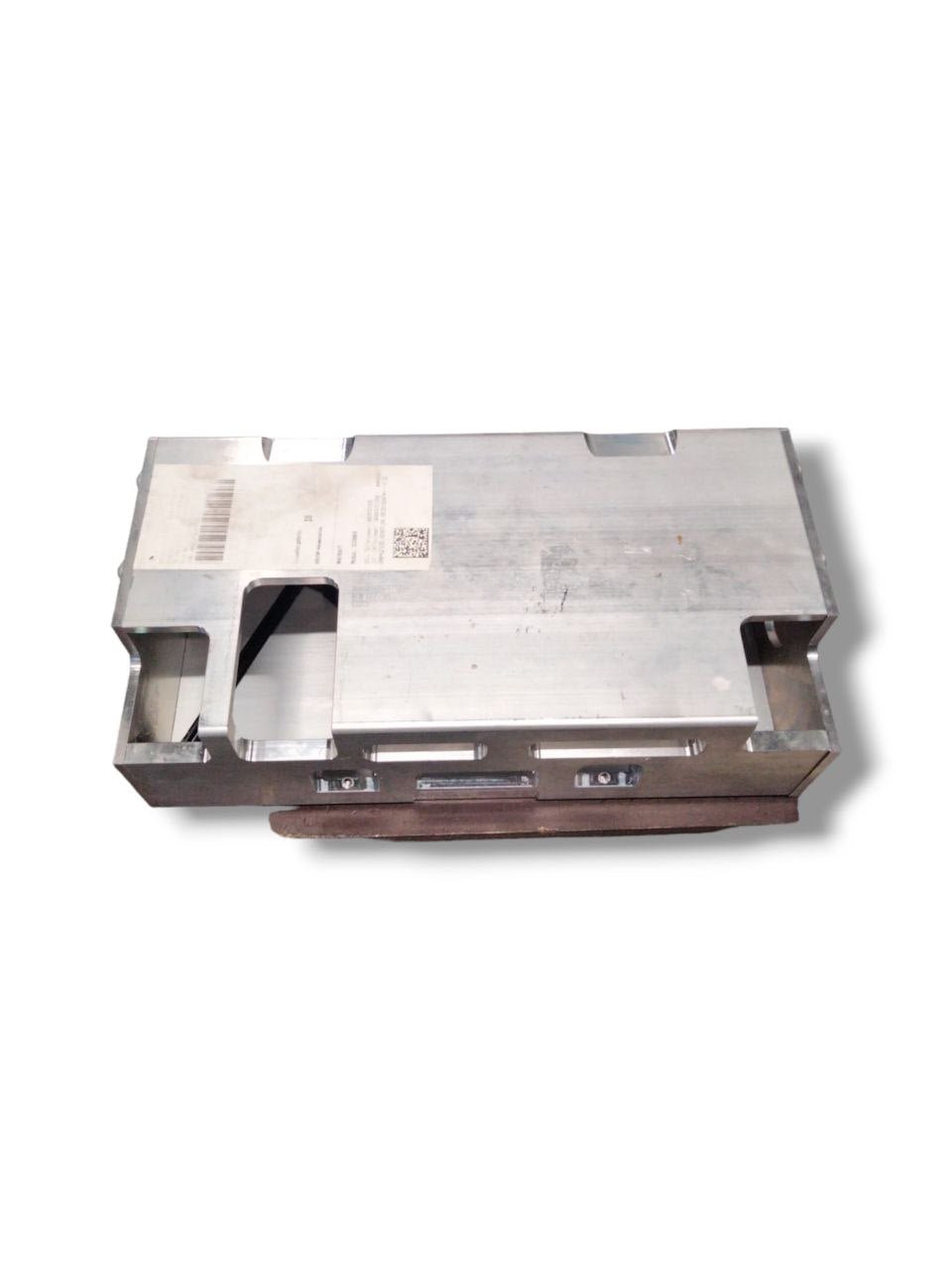 Supporto/Alloggio batteria ibrida Audi A7/Q8 3.0 diesel (2017>) cod.4K0915171E - F&P CRASH SRLS - Ricambi Usati